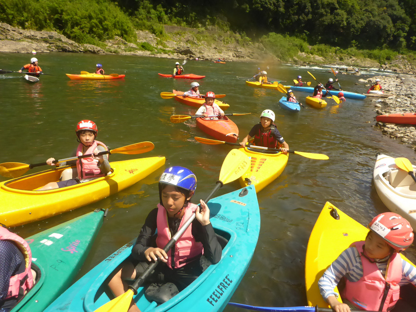 大分県では大分川と大野川で子供から大人までカヌー講習会をやっています。